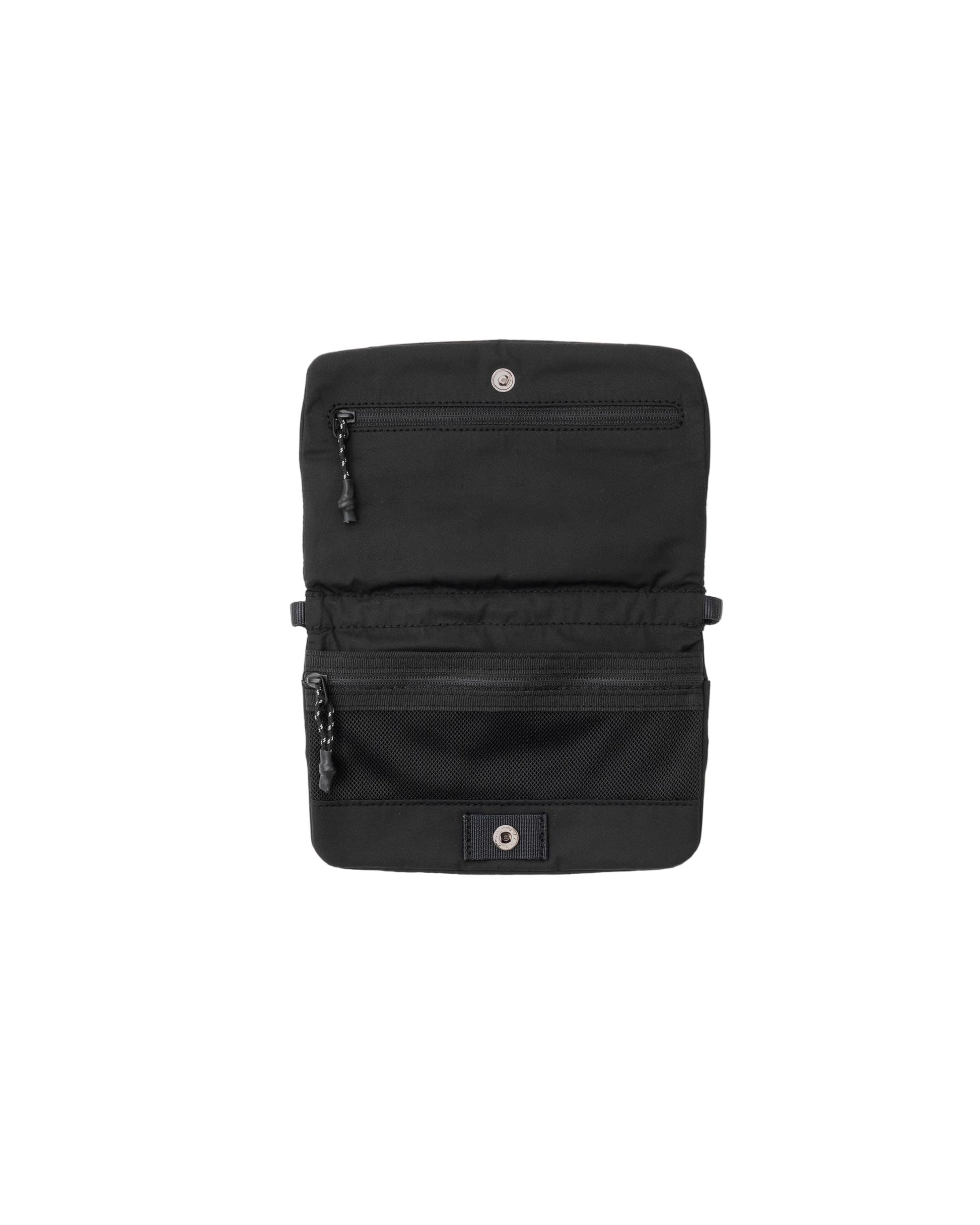 Topologie Black travel pouch on a white background